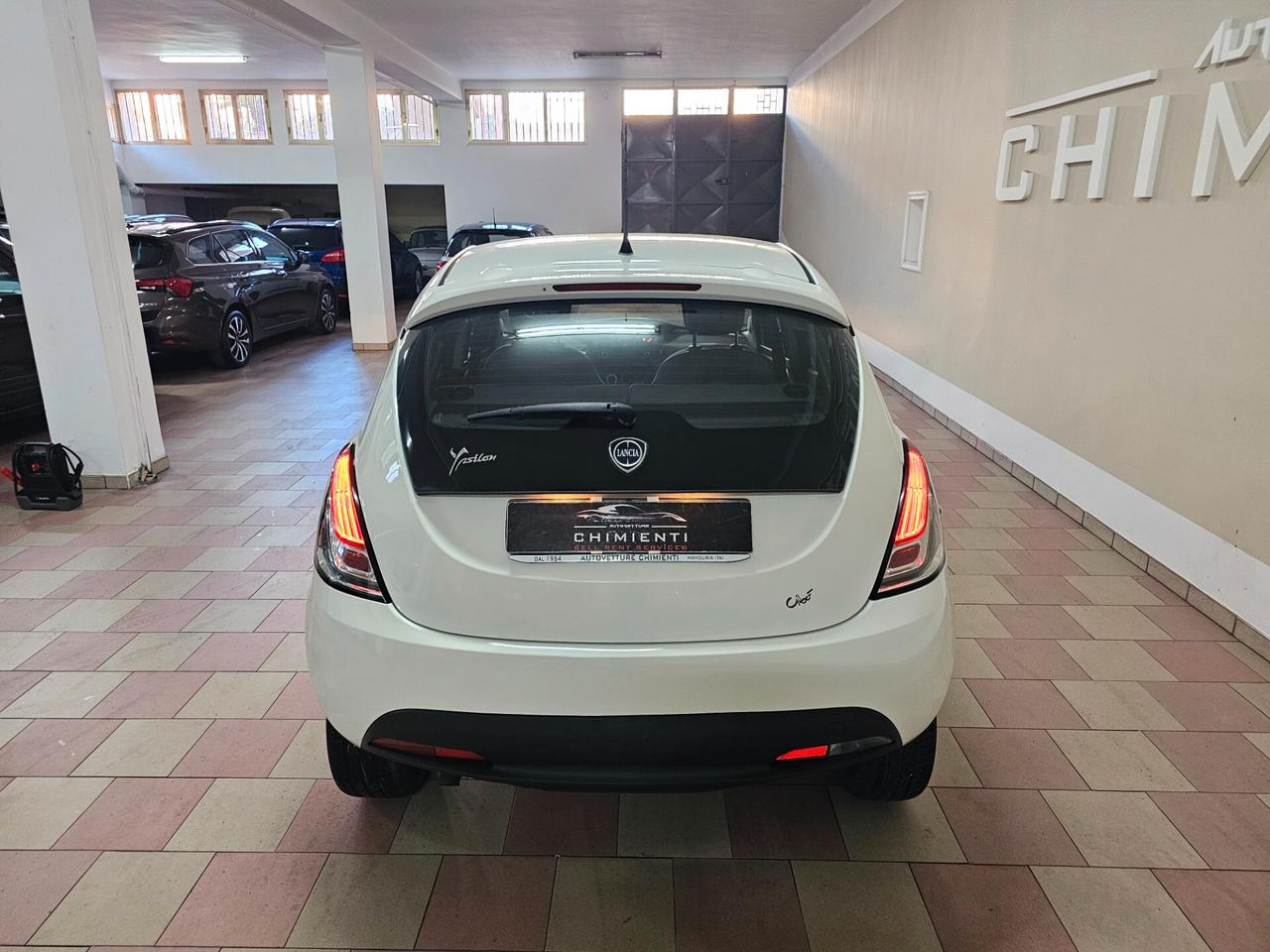 Lancia Ypsilon 0.9 TwinAir 85 CV 5 porte Metano Ecochic Gold