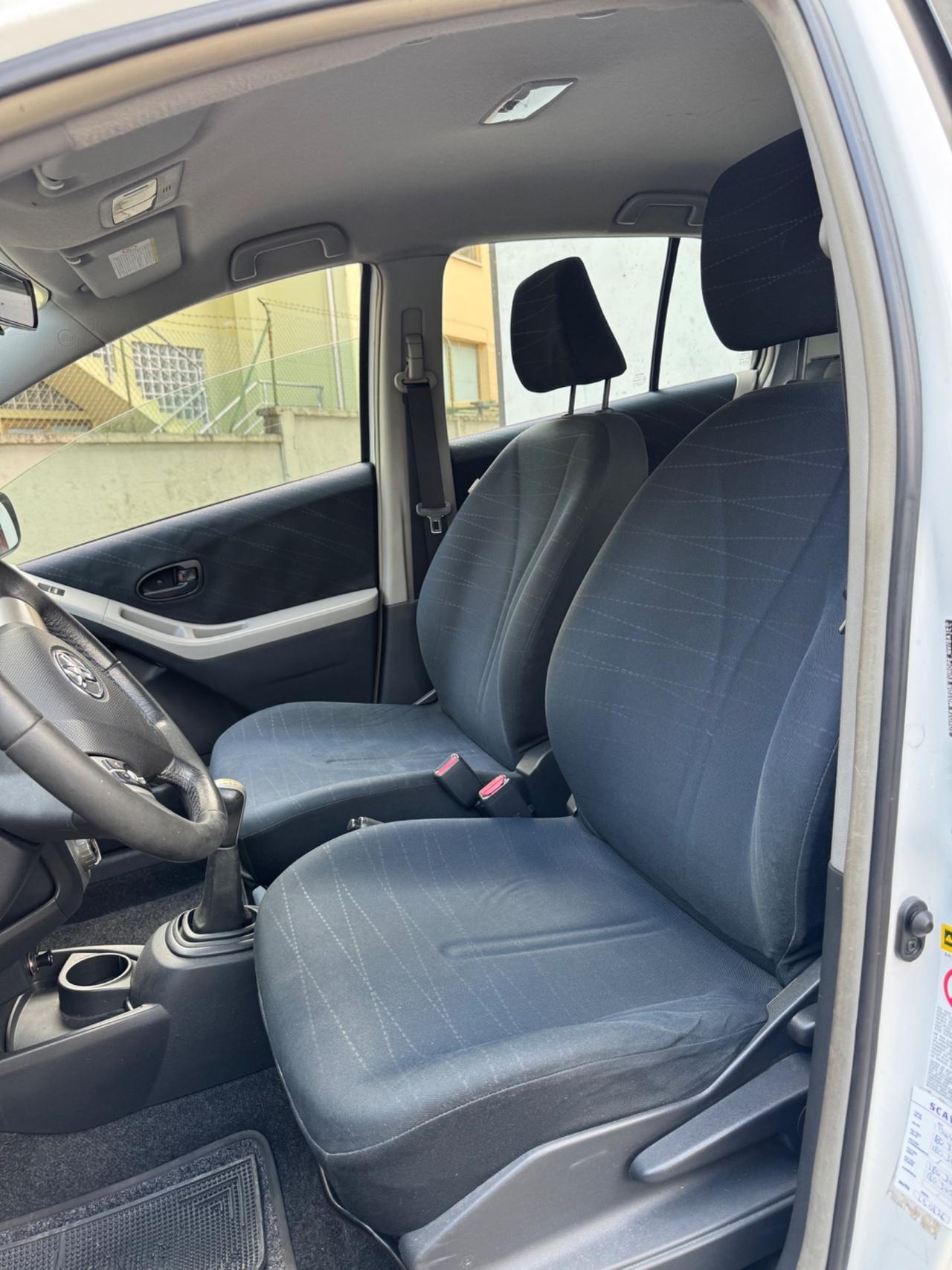 Toyota Yaris 1.0 5 porte
