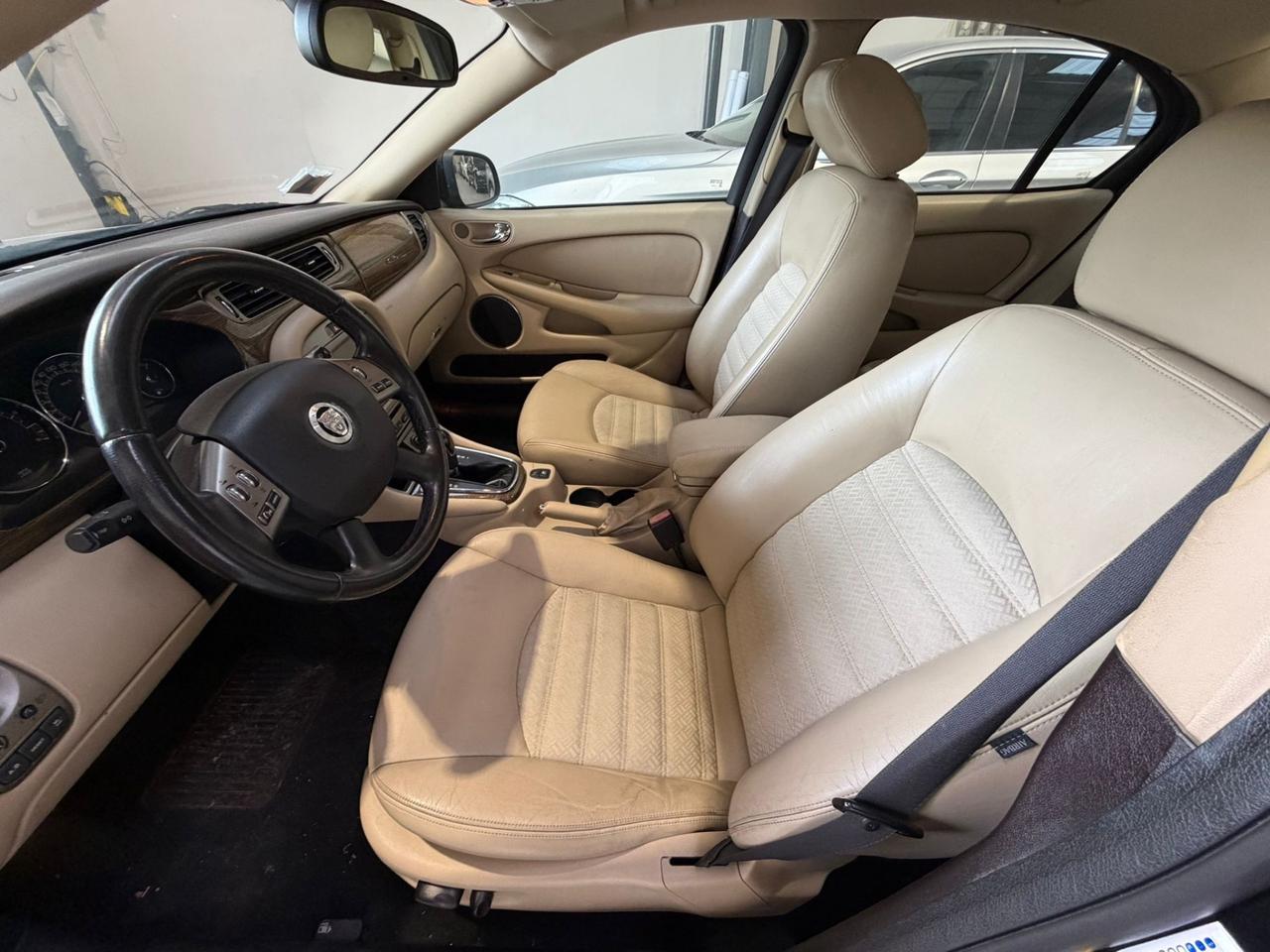 Jaguar X-Type 2.2D cat aut. Luxury cDPF