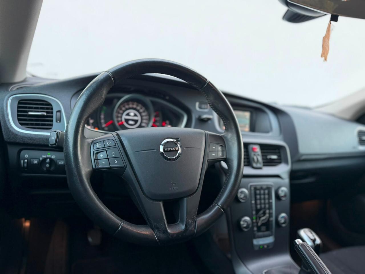 VOLVO V40 2.0 DIESEL D2 EURO6B