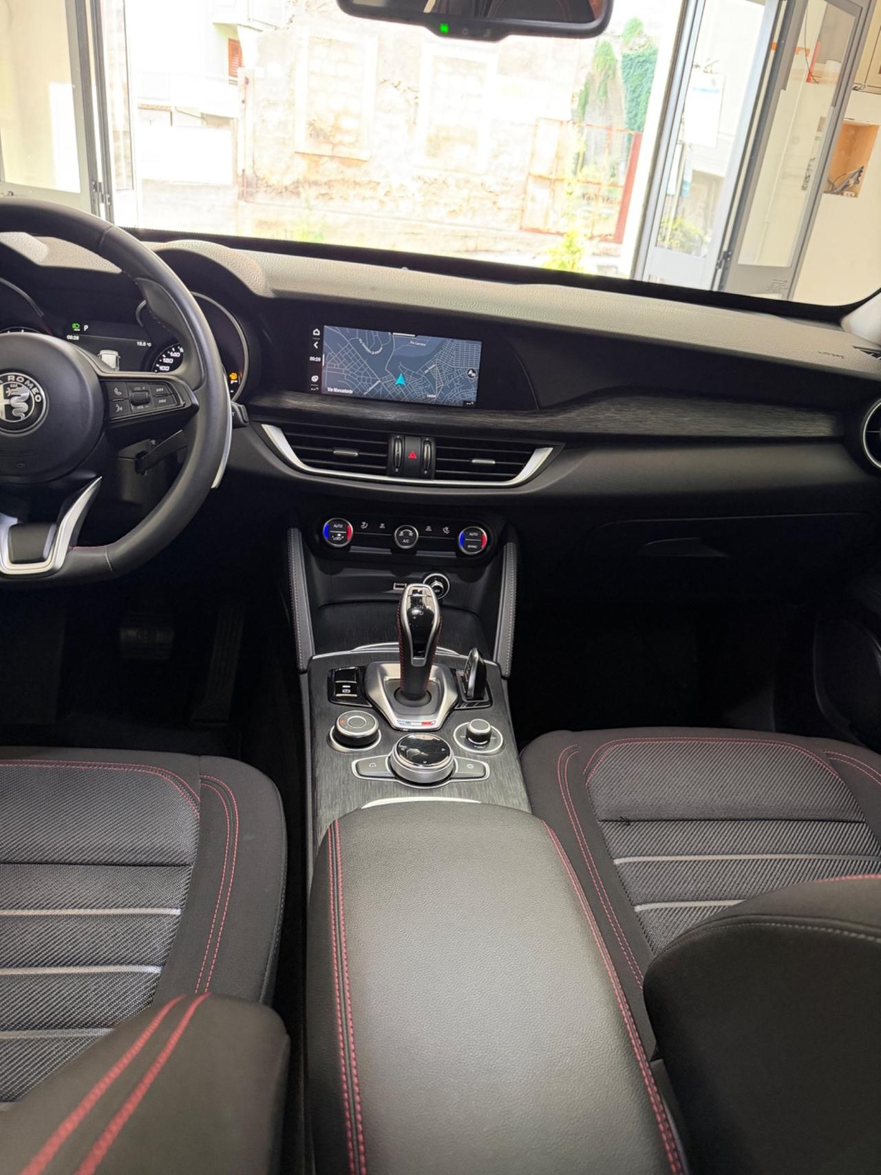 Alfa Romeo Stelvio Rosso edizione