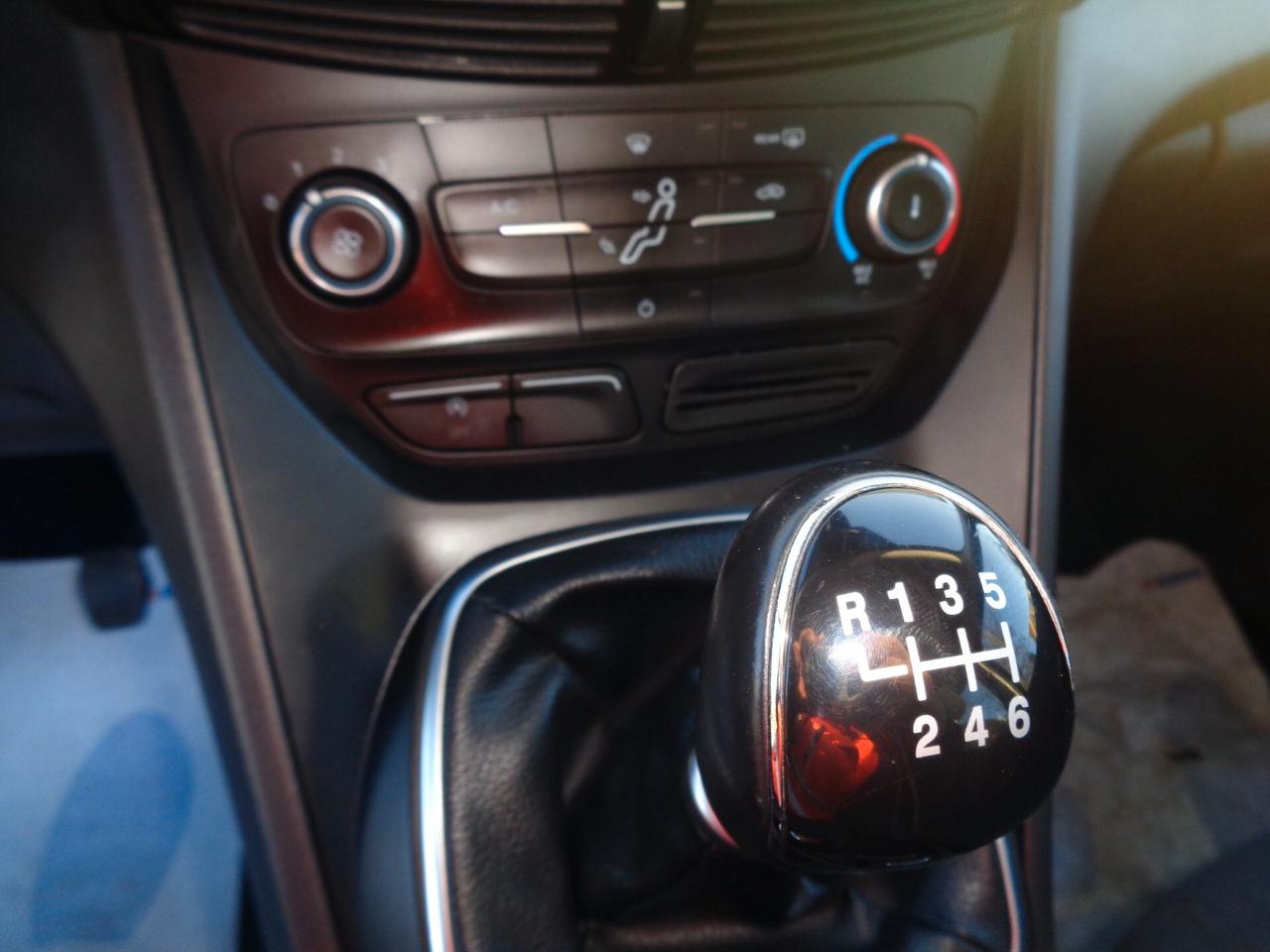 Ford C-Max 1.5 TDCi 95CV full da vetrina