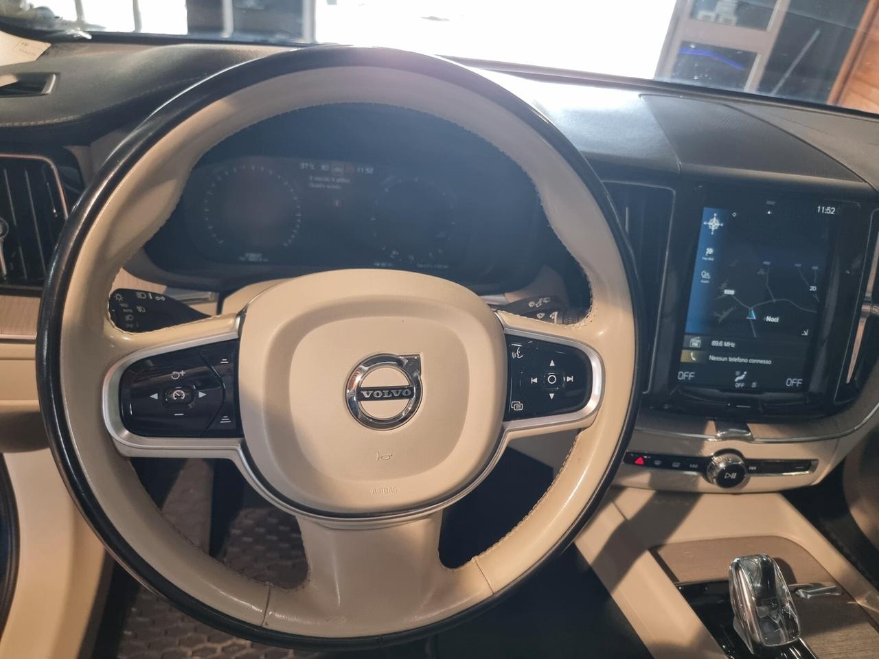 VOLVO XC60 2.0 B4d Mild Hybrid 197 CV Inscription Auto • PER OPERATORI DEL SETTORE