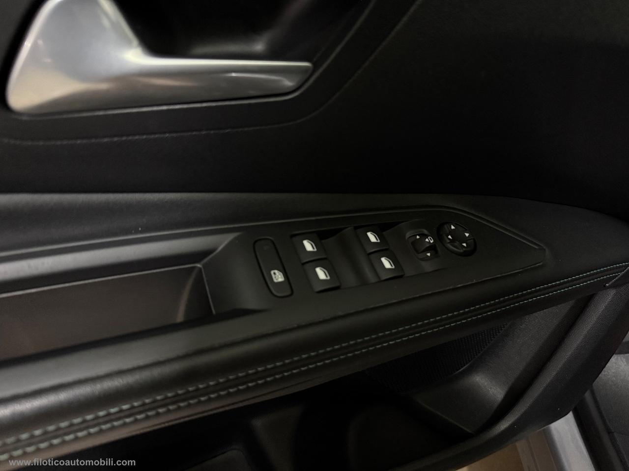 PEUGEOT 3008 BlueHDi 130 S&S EAT8 Allure LED - CARPLEY FULL