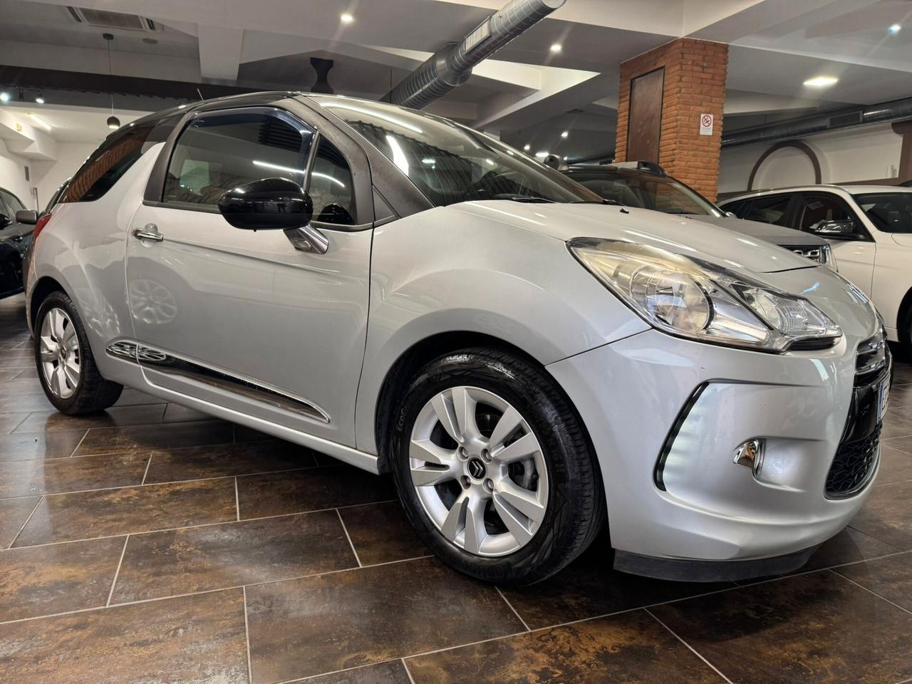 Citroen DS3 BLUEHDI 100 SeS IRRESISTEBLE