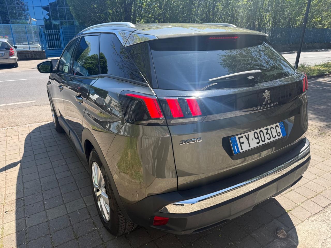Peugeot 3008 BlueHDi 130 S&S Business