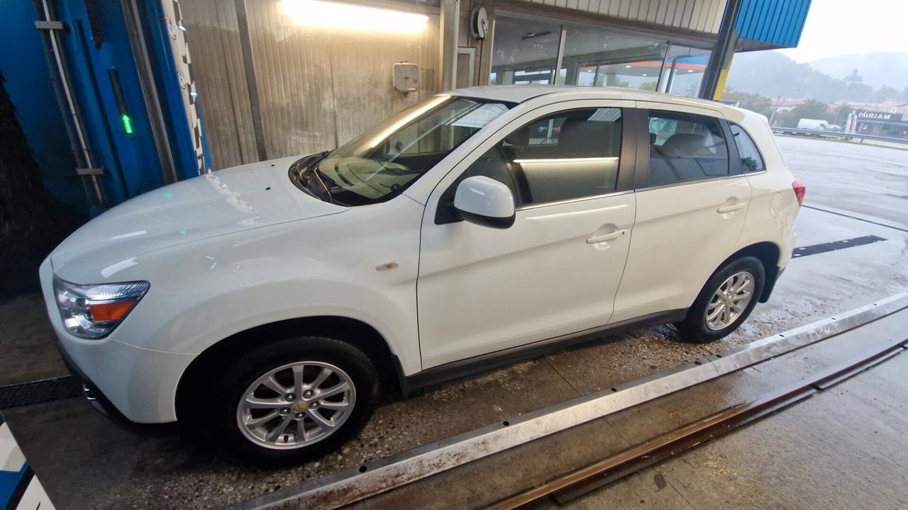 Mitsubishi ASX 1.8 DI-D 150CV 4WD perfetta e garantita