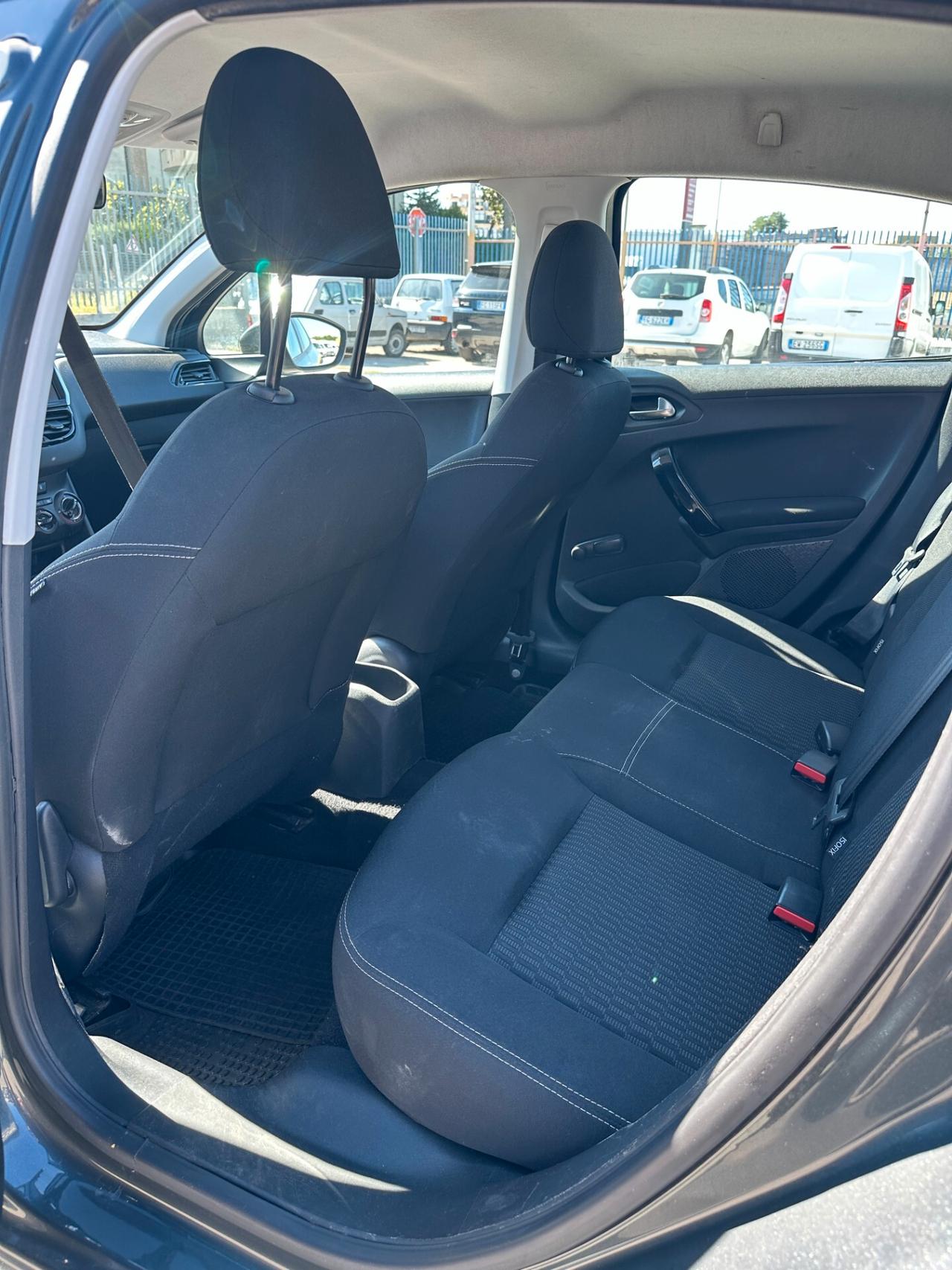 Peugeot 208 1.6 75Cv