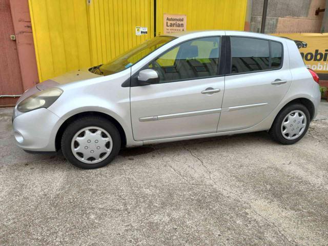 RENAULT Clio 1.2 16V 5 porte Luxe neopatentati
