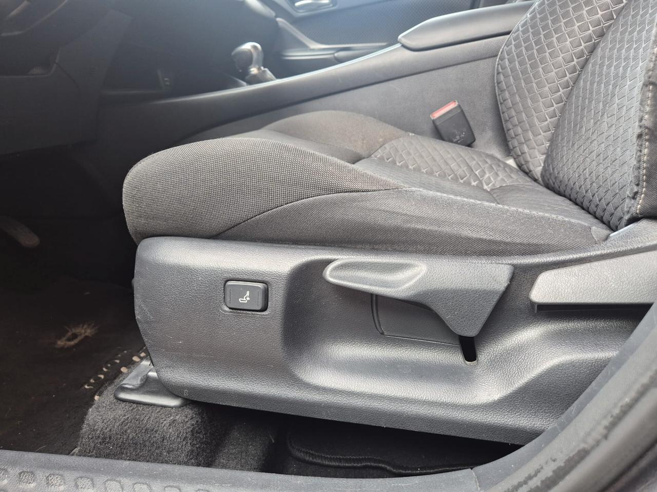 Toyota C-HR 1.8 Hybrid E-CVT Business