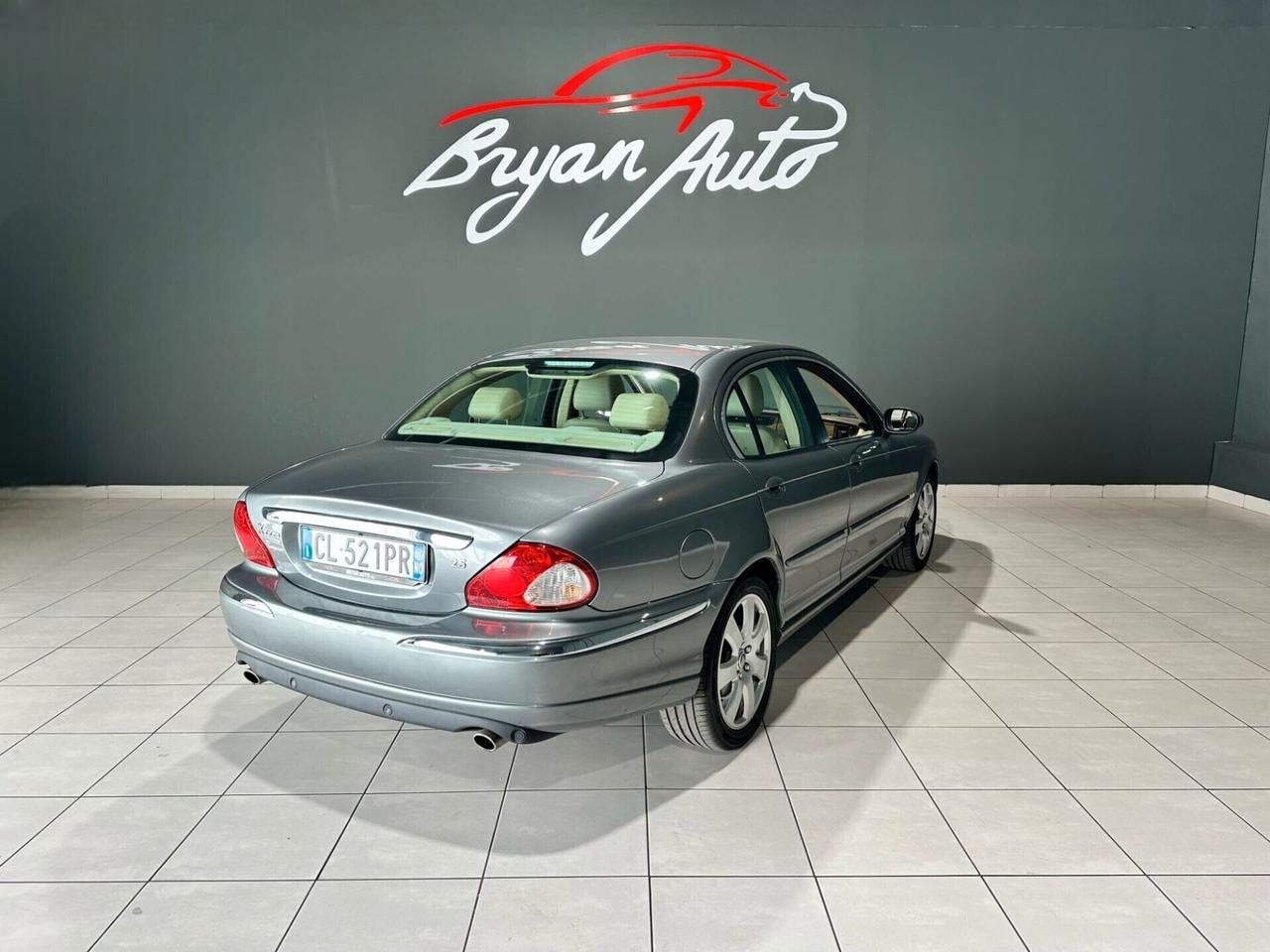 Jaguar X-Type 2.5 V6 24V cat Executive