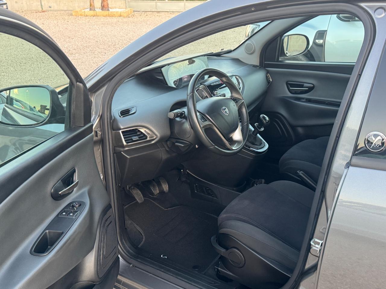 Lancia Ypsilon 1.2 69 CV 5 porte GPL Ecochic 30th Anniversary