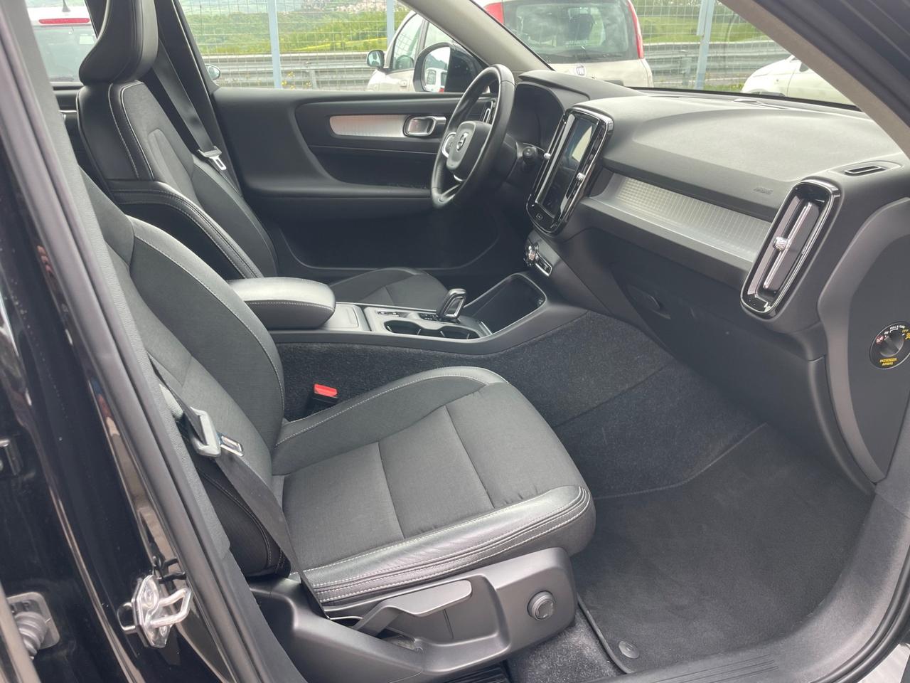 Volvo XC40 D4 AWD Geartronic Business Plus
