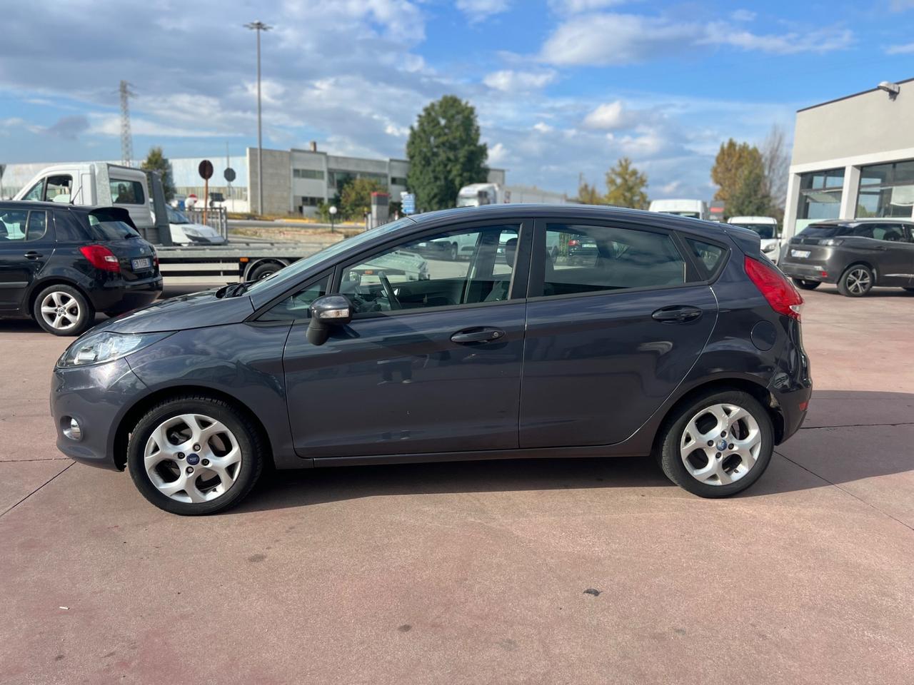 Ford Fiesta Ikon 1.2 16V 60CV 5p. Business