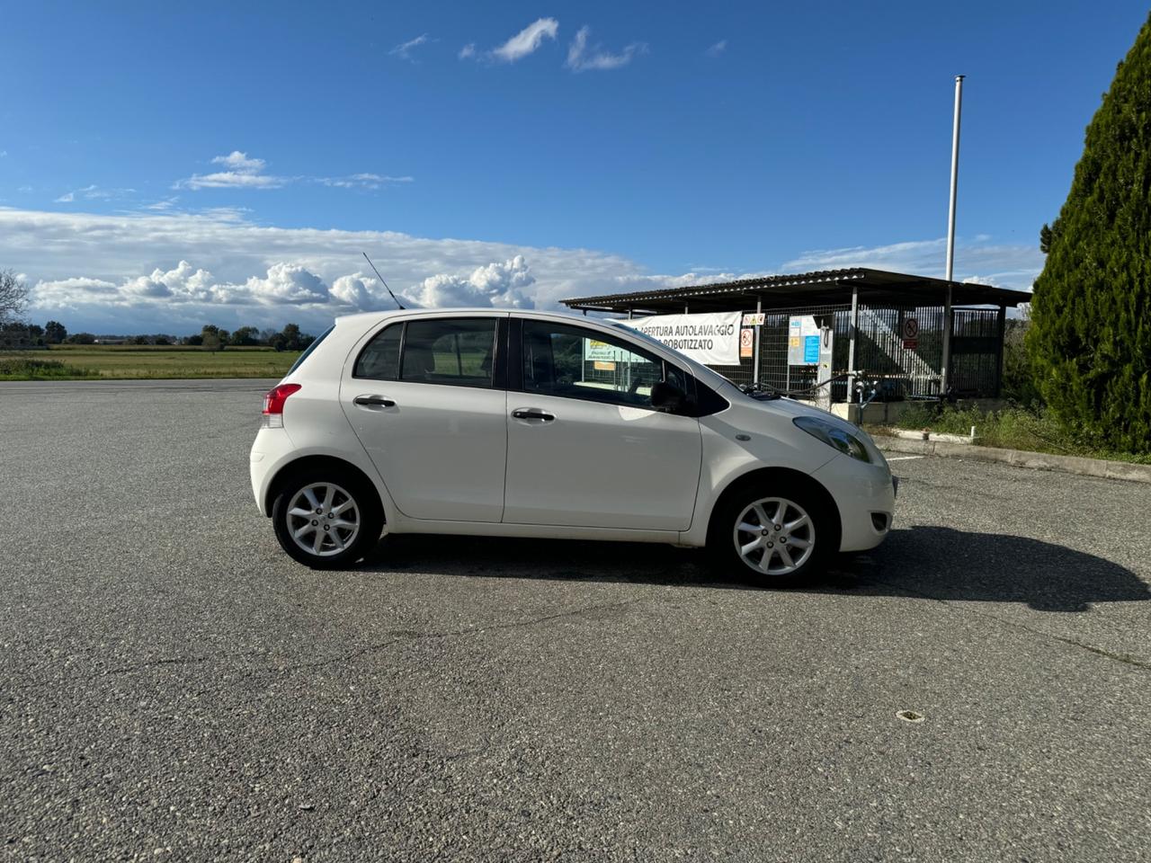 Toyota Yaris 1.0 5 porte