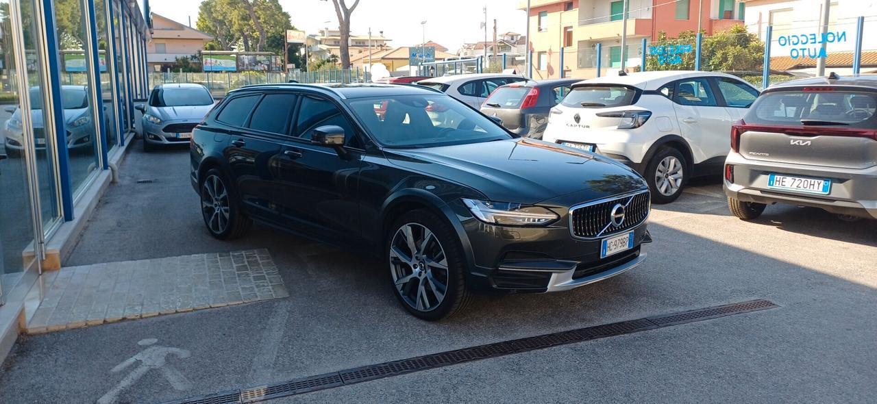 Volvo V90 Cross Country D4 AWD Geartronic Ocean Race