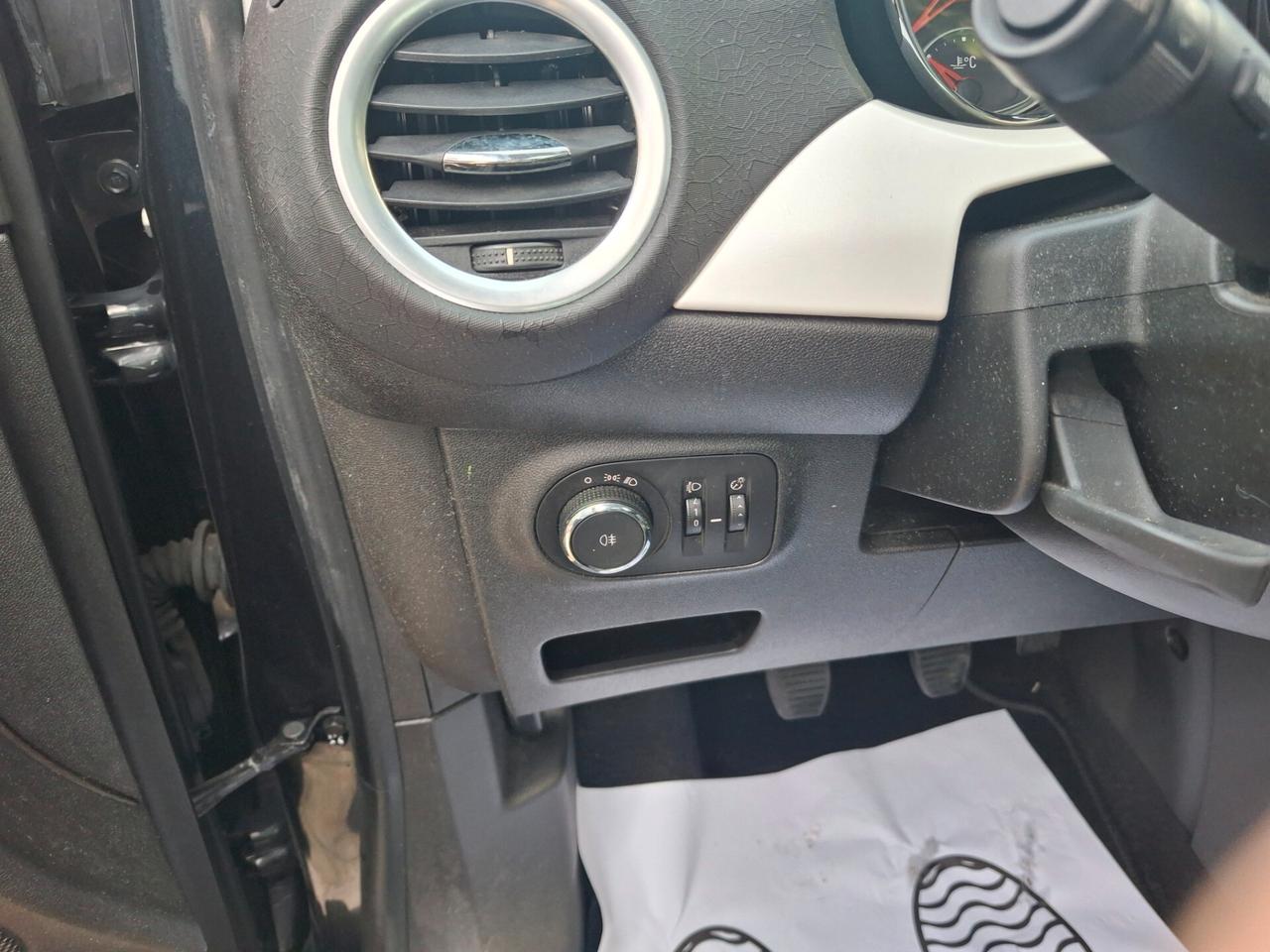 Opel Adam 1.4 87 CV GPL Tech Slam b.color