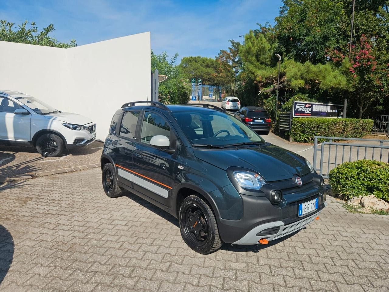 Fiat Panda Cross 1.0 FireFly S&S Hybrid Garmin