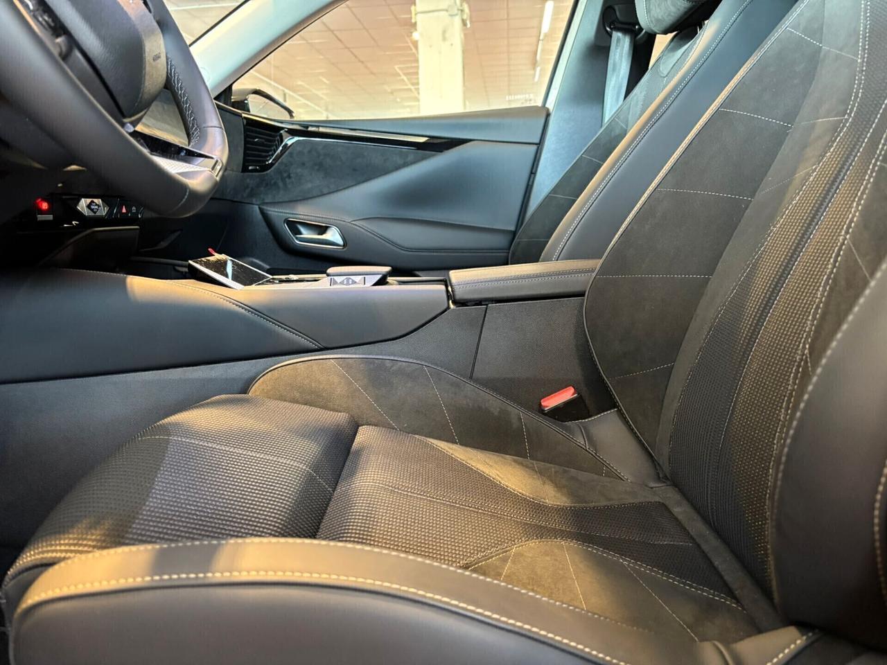 Ds DS4 Étoile Alcantara Hybrid 136 Aut. ETOILE'