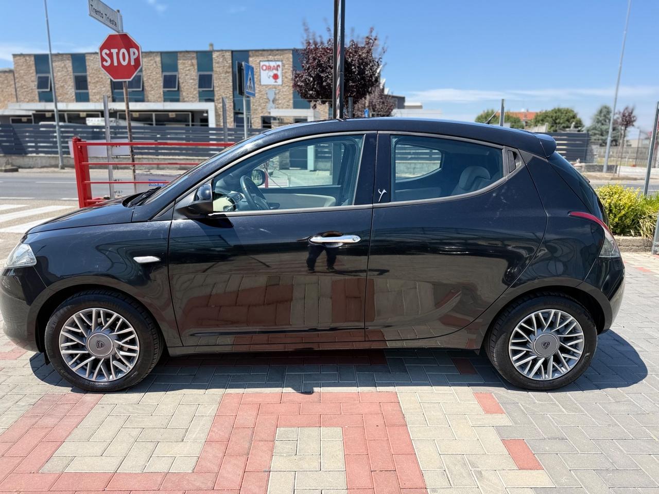 Lancia Ypsilon 0.9 BENZINA -GPL 85 CV Platinum