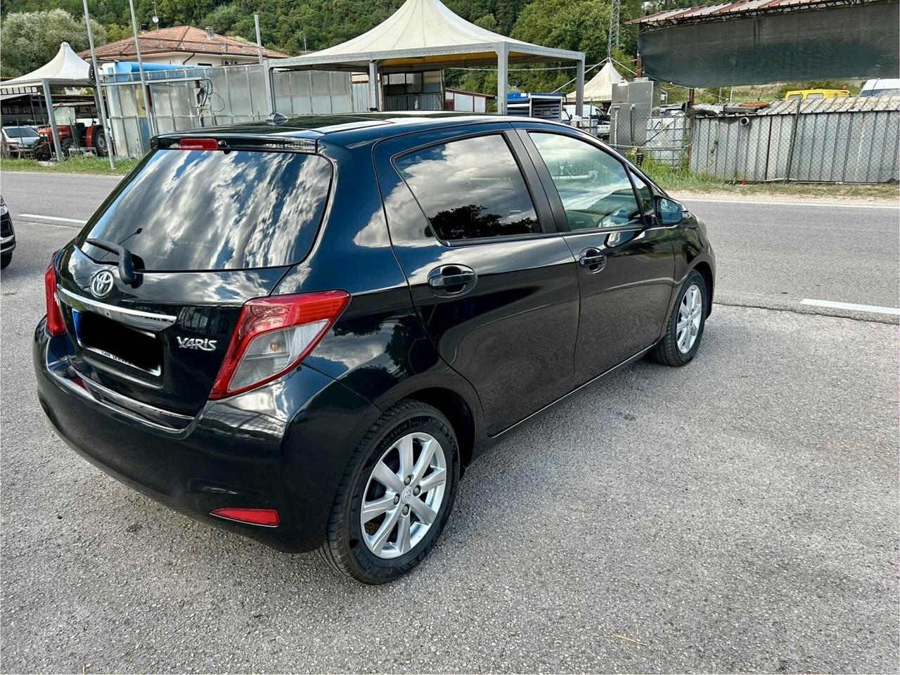 Toyota Yaris 1.4 D-4D 5 porte Lounge TETTO PANORAMICO FULL