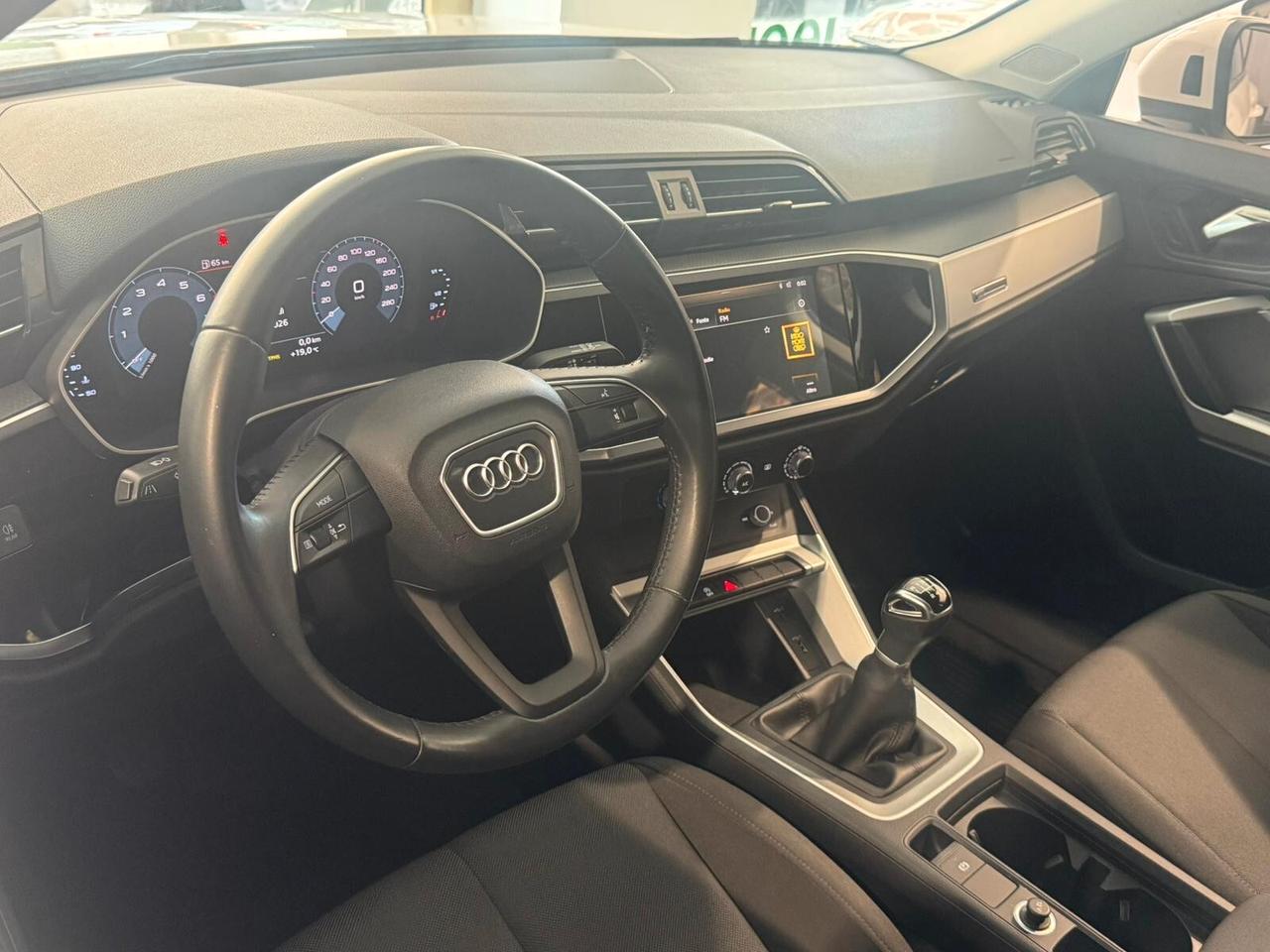 Audi Q3 35 TFSI Business/pari al nuovo/fari Led/cruise control adattivo