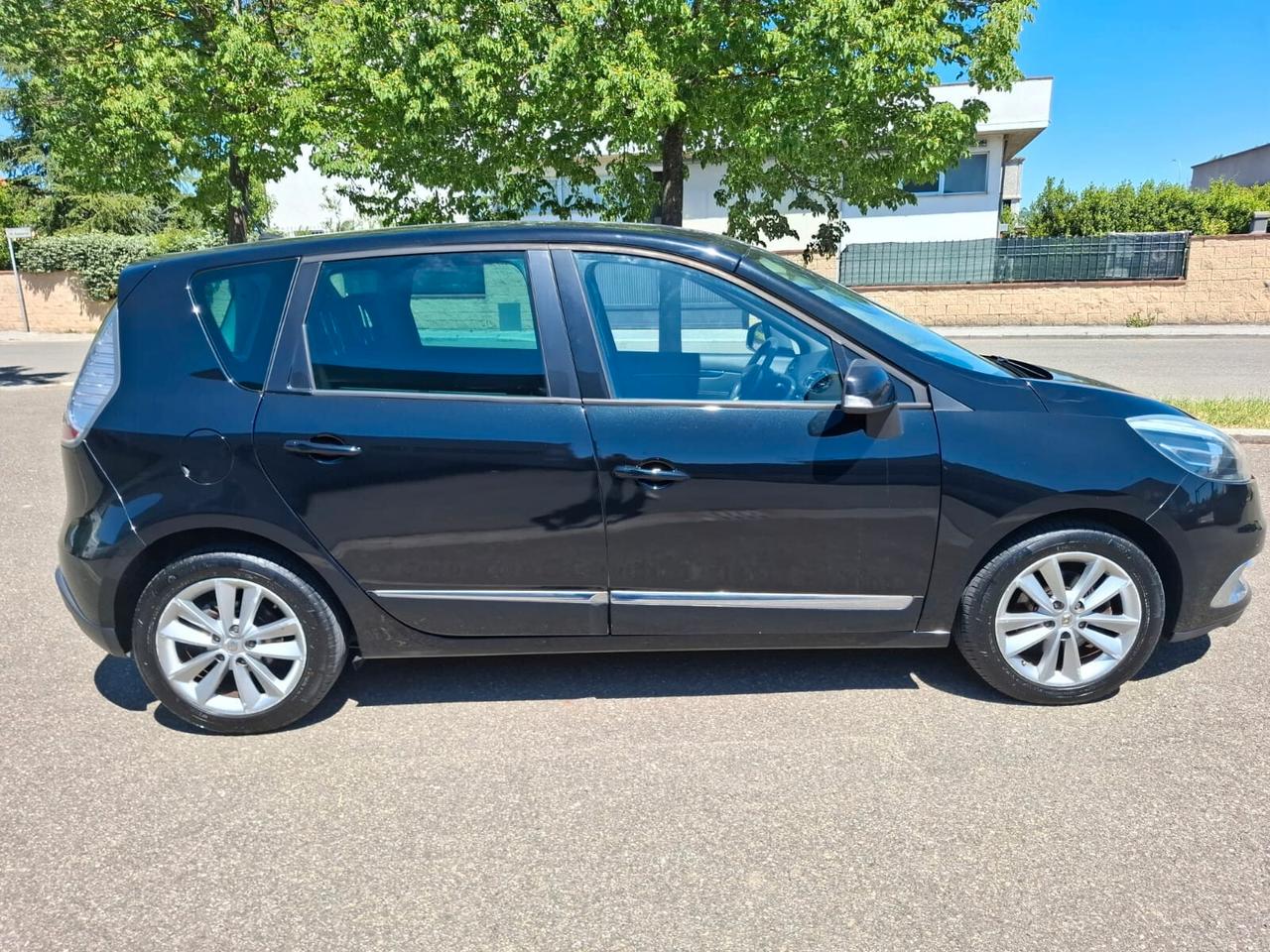 Renault Scenic 1.5 dCi del 2012 SOLO 96.000 KM