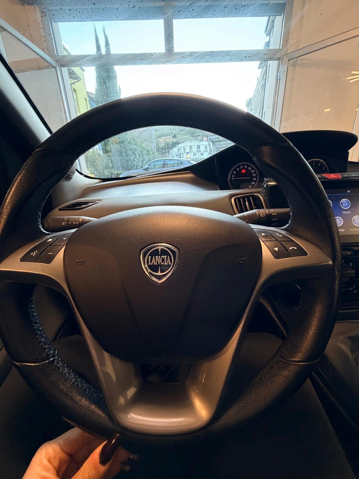 Lancia Ypsilon 1.0 FireFly 5 porte S&S Hybrid Gold 2022