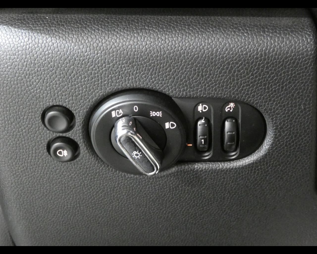 MINI Mini 5 porte (F55) - Mini 1.5 One 75 CV Classic 5 porte