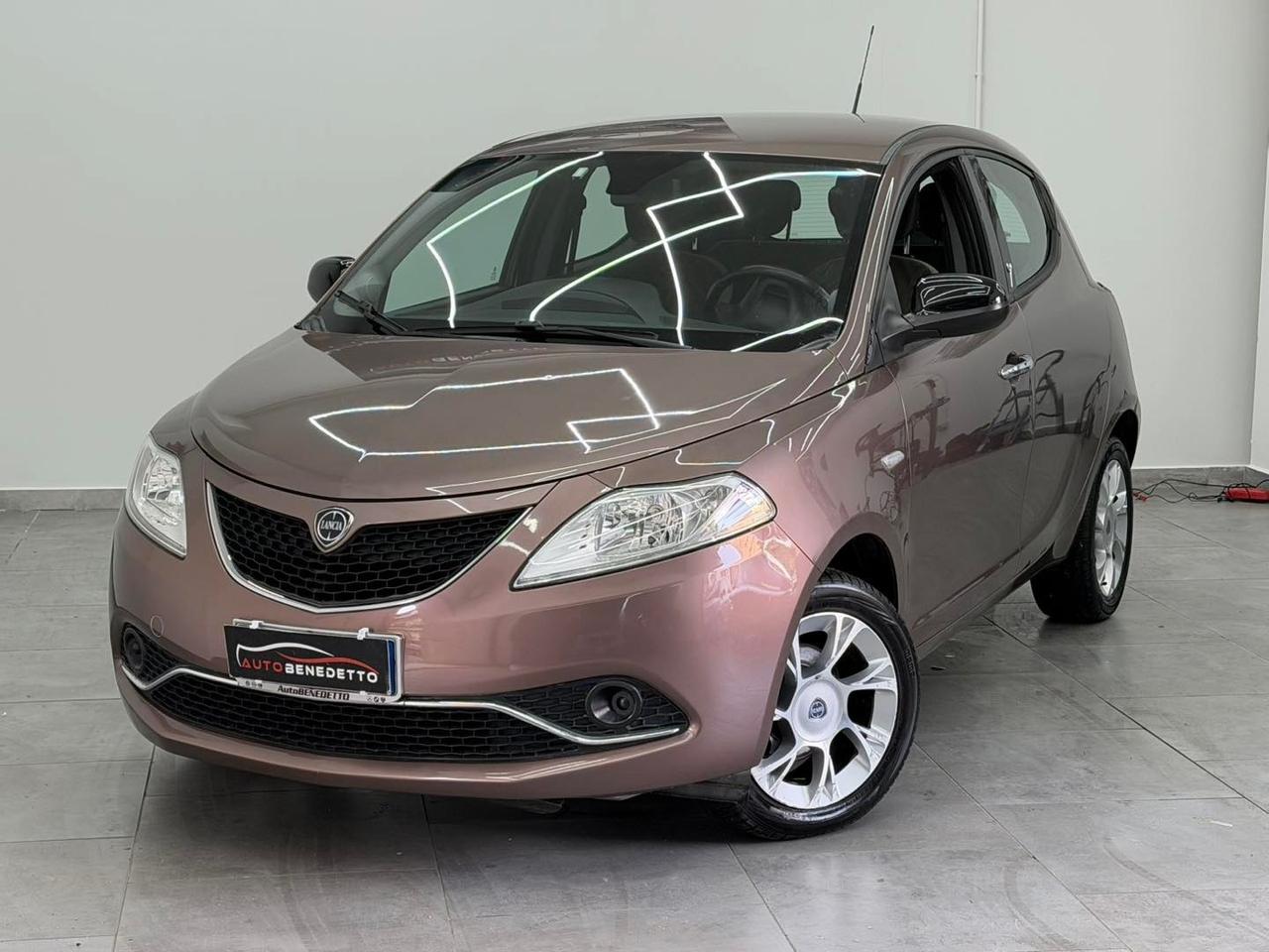 Lancia Ypsilon 1.2 69 CV 5 porte Gold 2016