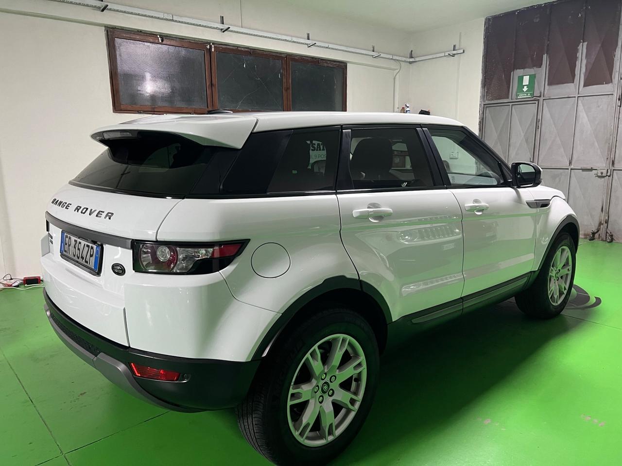 Land Rover Range Evoque 2.2 TD4 5p. Pure