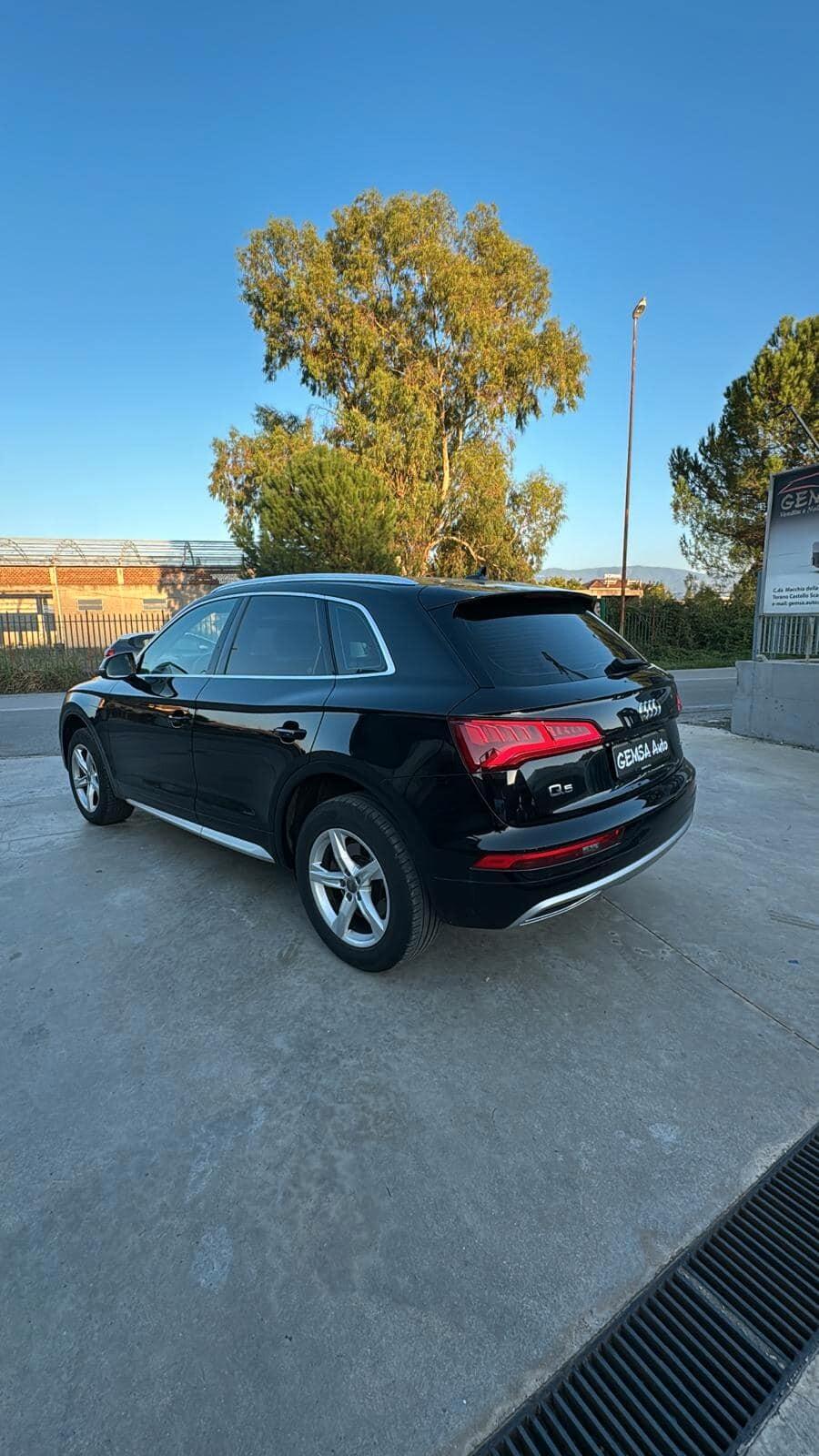 Audi Q5 30 TDI S tronic Business Design