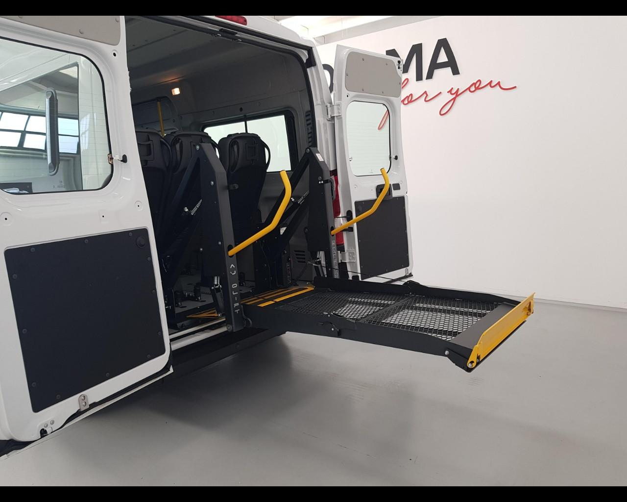 PEUGEOT Peugeot Boxer 140cv Trasporto Disabili 9 Posti con Sollevatore Doppio Braccio