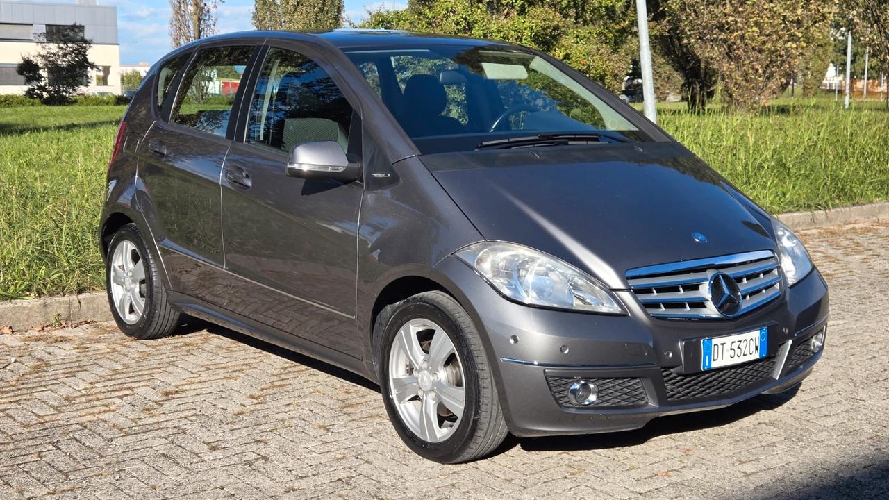 Mercedes-benz A 170 150 BlueEFFICIENCY Coupé Avantgarde