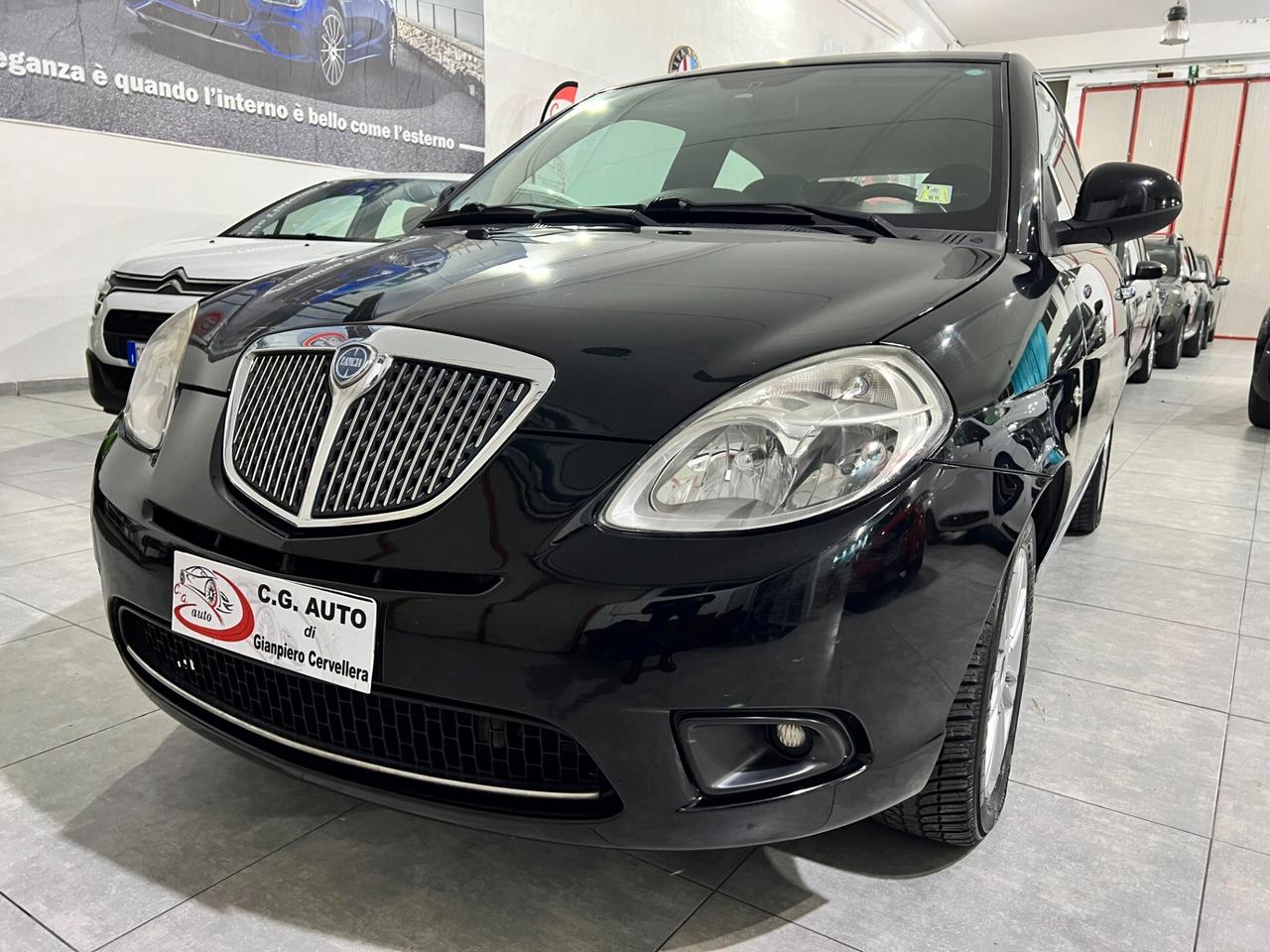 Lancia Ypsilon 1.3 MJT 75 CV Versus 2009