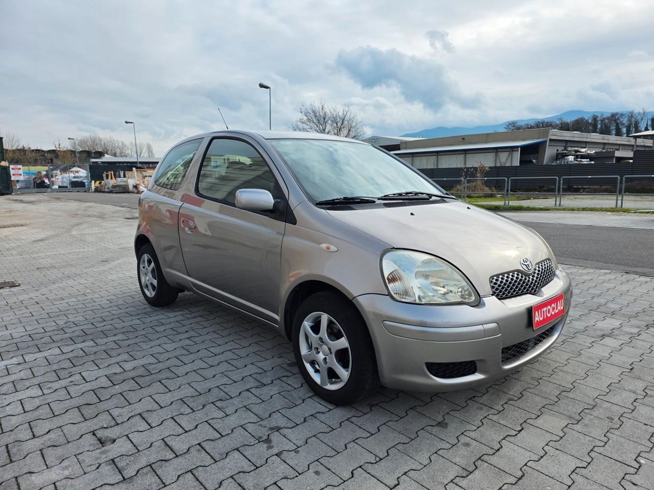 Toyota Yaris 1.0i 16V cat 3 porte Sol