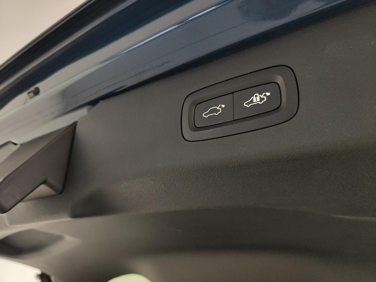 LYNK&CO 01 1.5 td phev auto