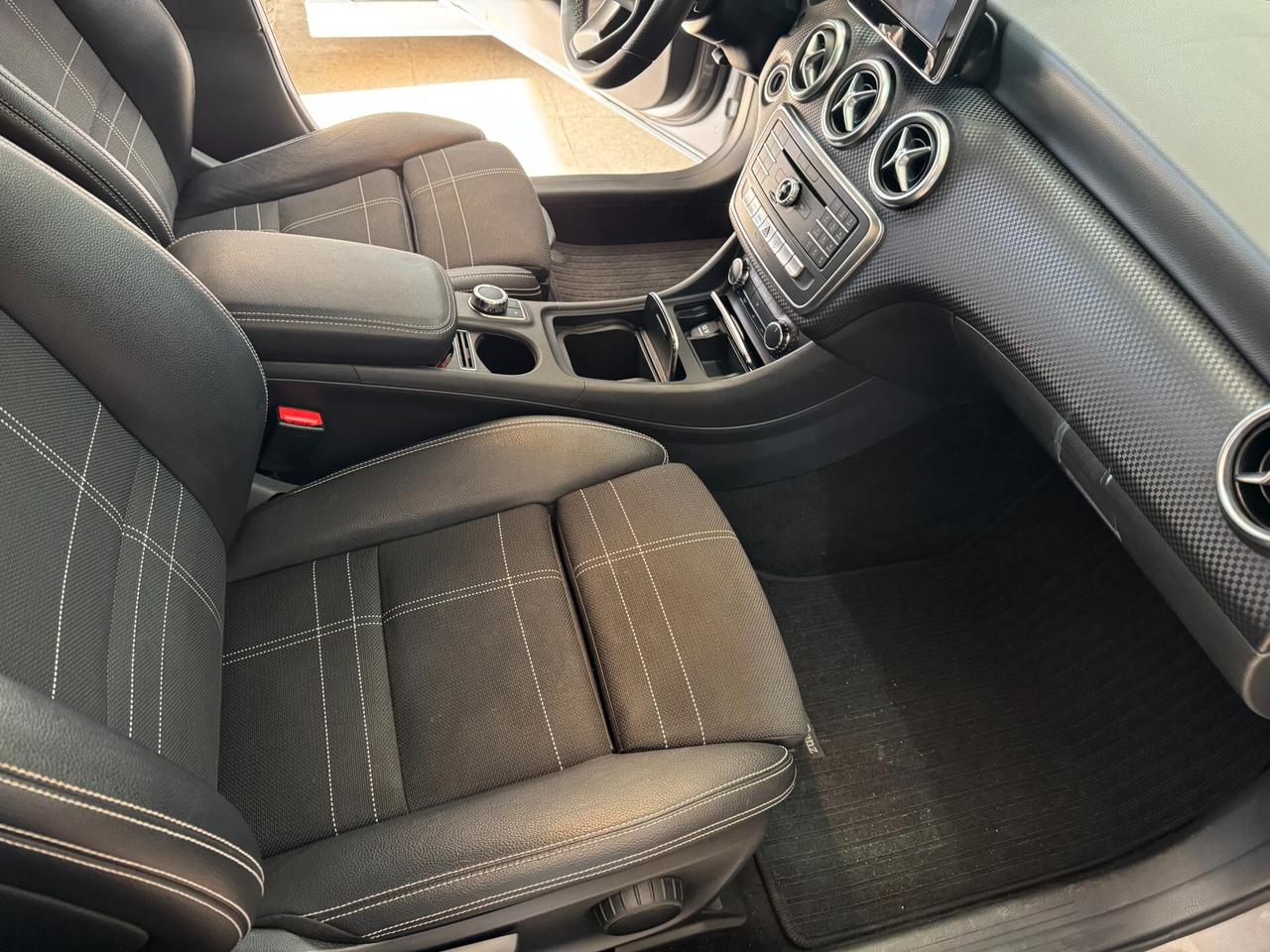 Mercedes-benz A 180 d Automatic Premium NAVI-LED