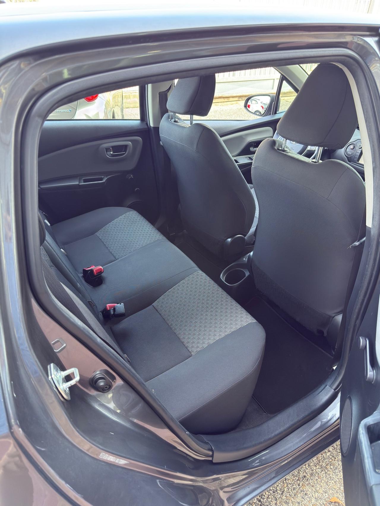 Toyota Yaris 1.4 D-4D 5 porte Active my16"