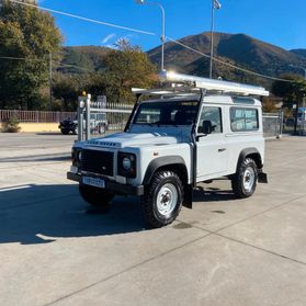 Land Rover Defender 90 2.2 TD4 Station Wagon N1