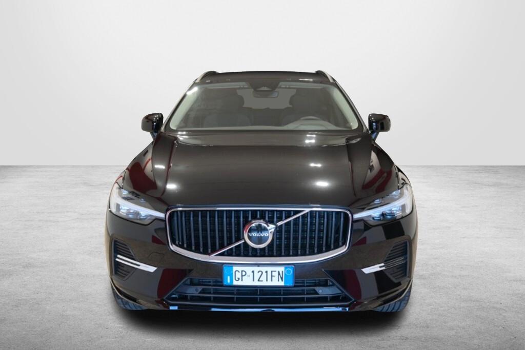 VOLVO XC60 2.0D 197CV B4 (D) AUTOMATIC CORE ( FARI LED - COCKPIT - CRUISE - CARPLAY - PDC - TELECAMERA POST. - CERCHI 18 ) KM 18000