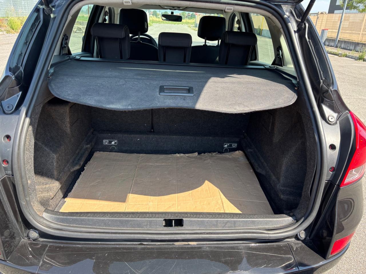 Renault Clio 1.2 16V TCE 100CV UNI PRO!