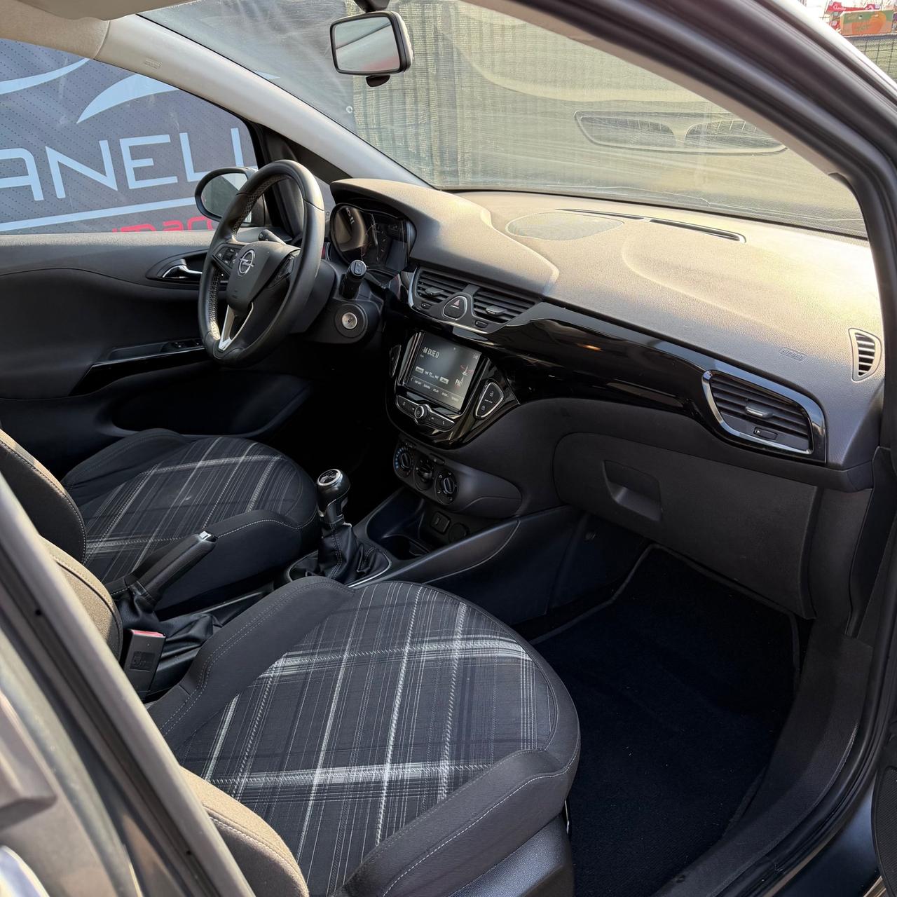 Opel Corsa 1.2 5 porte b-Color NEOPATENTATI