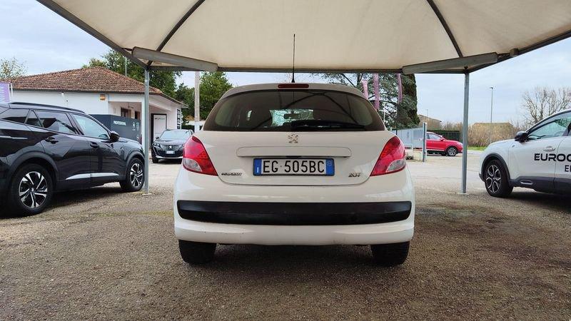 Peugeot 207 207 5p 1.4 hdi X-Line FL