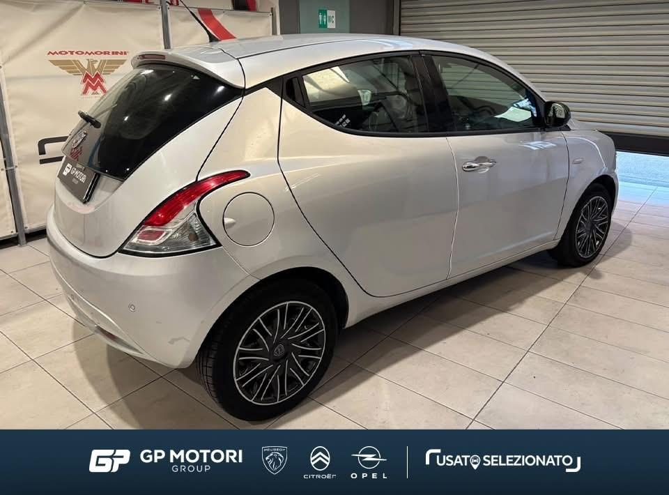 Lancia Ypsilon 1.2 69 CV 5 porte S&S Gold