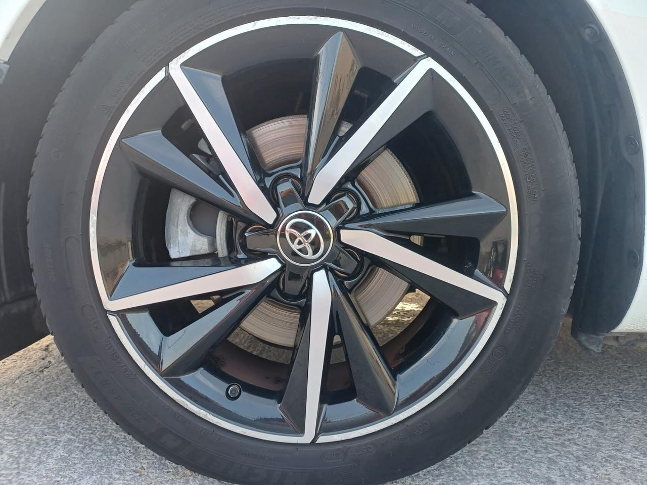 Toyota Auris 1.8 Hybrid Lounge *45.700 km