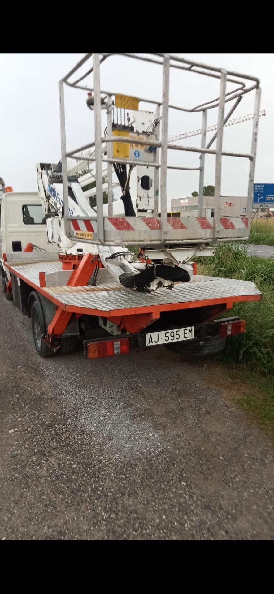 Nissan Cabstar Piattaforma aerea Socage 22 metri su Nissan