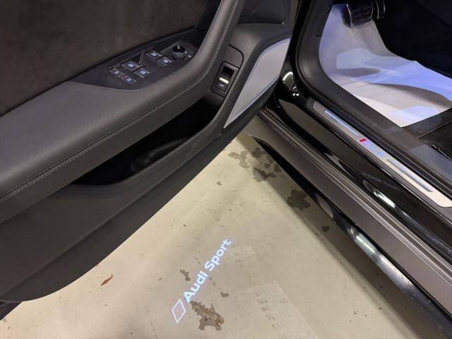 AUDI RS6 Avant 4.0 TFSI V8 Quattro Tip-Tronic 600CV