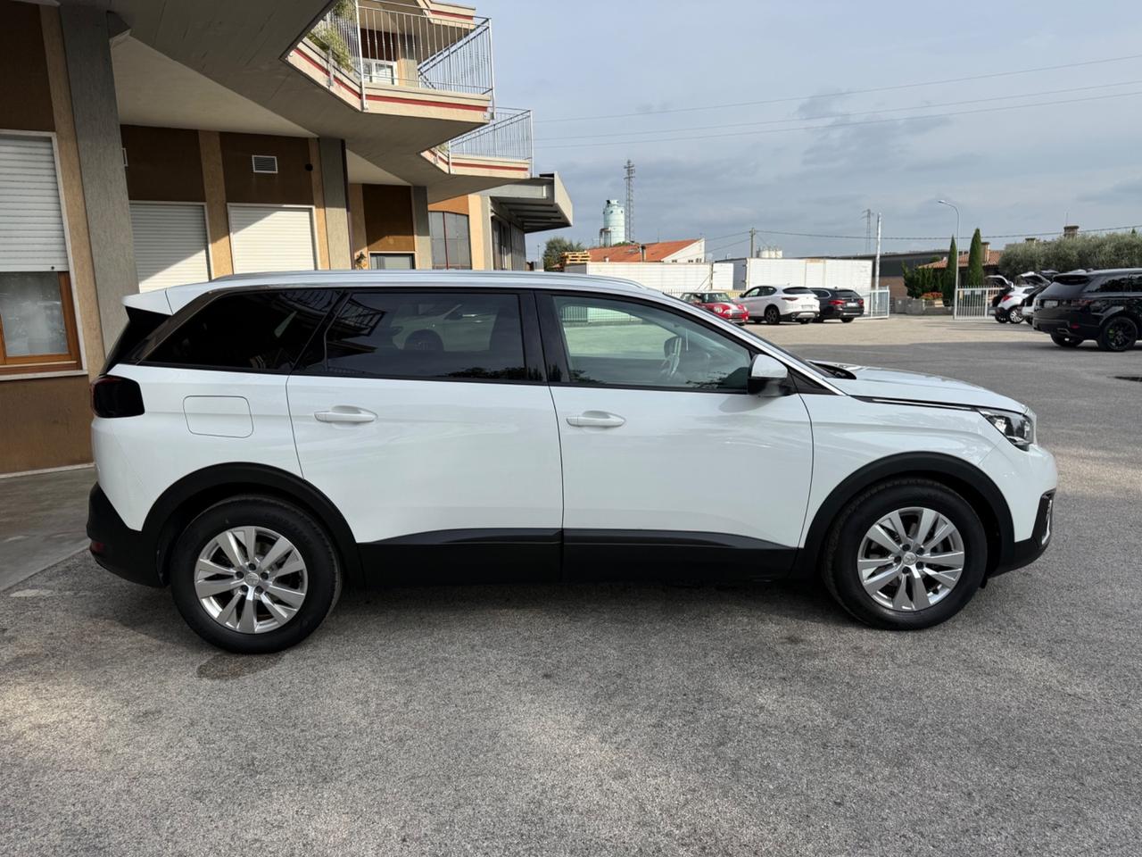 Peugeot 5008 -1.6 Diesel 120 cv-Gancio Traino