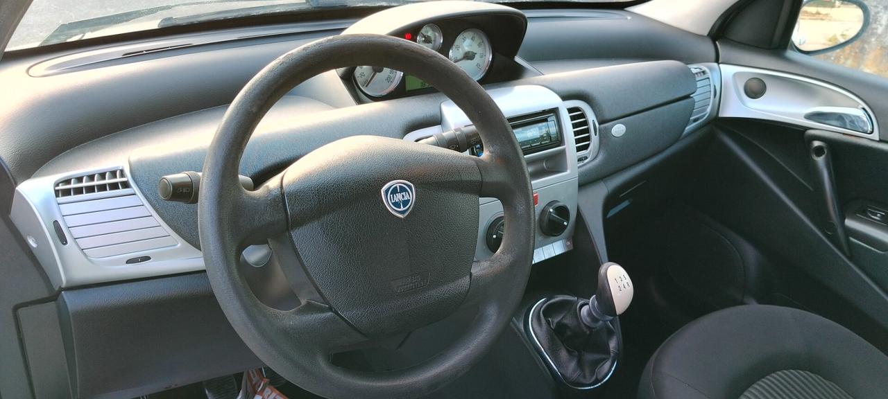 Lancia Ypsilon 1.2 Argento